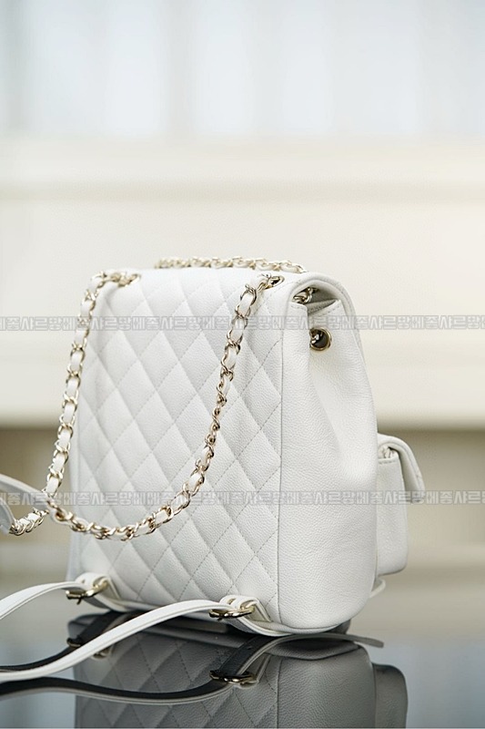 샤넬24A듀마백팩화이트 20260205-132030-011루.jpg