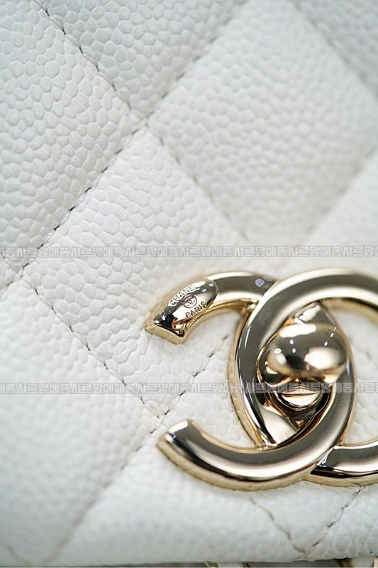 샤넬24A듀마백팩화이트 20260205-132032-026루.jpg