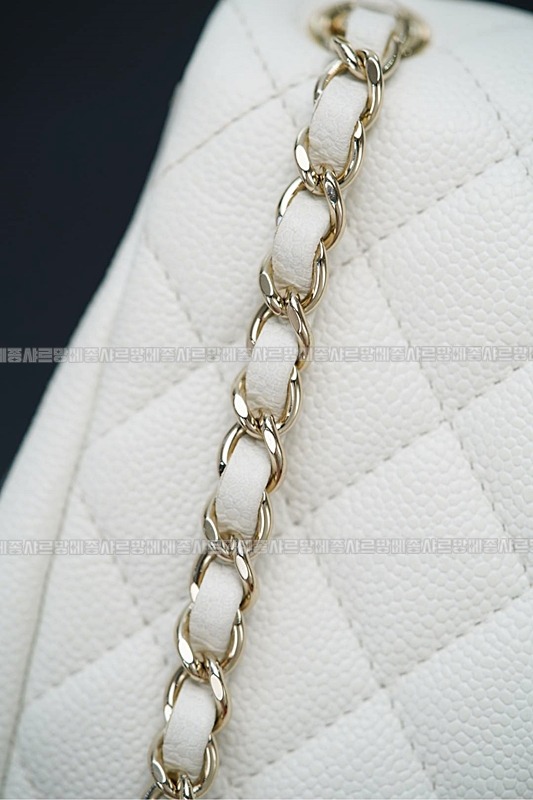 샤넬24A듀마백팩화이트 20260205-132032-027루.jpg