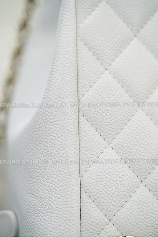 샤넬24A듀마백팩화이트 20260205-132033-029루.jpg