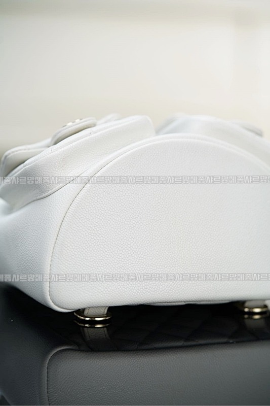 샤넬24A듀마백팩화이트 20260205-132033-031루.jpg