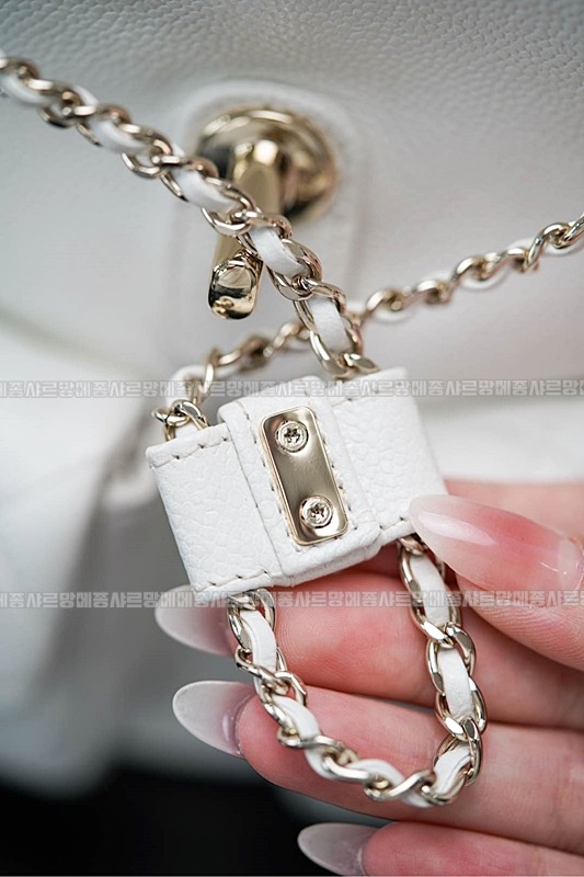 샤넬24A듀마백팩화이트 20260205-132033-035루.jpg