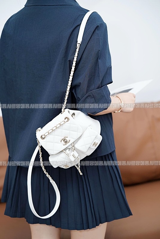 샤넬23P듀마백팩화이트 20260205-133233-001루.jpg