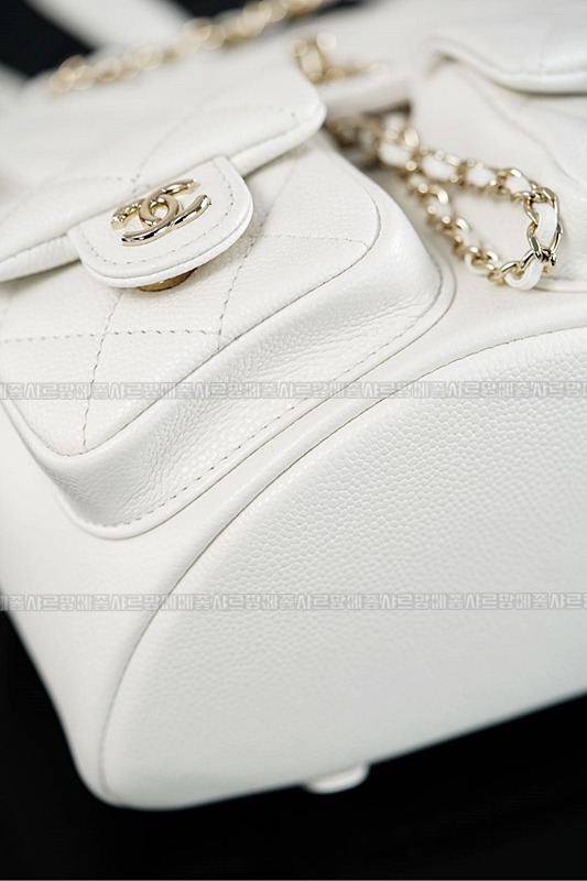 샤넬23P듀마백팩화이트 20260205-133236-021루.jpg