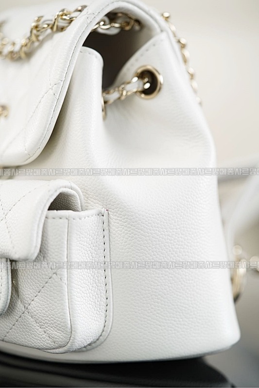 샤넬23P듀마백팩화이트 20260205-133236-020루.jpg