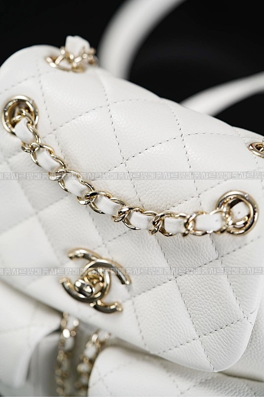 샤넬23P듀마백팩화이트 20260205-133236-026루.jpg
