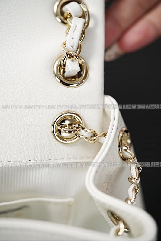 샤넬23P듀마백팩화이트 20260205-133238-037루.jpg