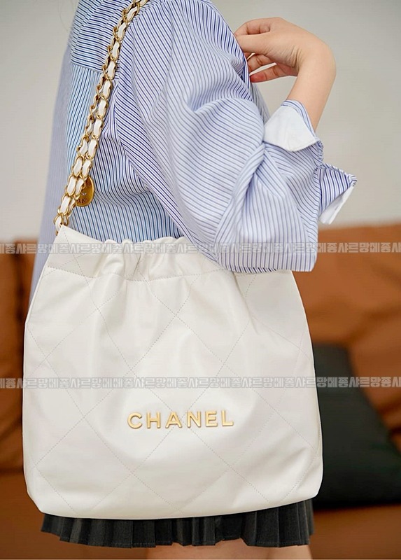 샤넬22P핸드백스몰화이트금장 wsxc1770312091904_8루.jpg