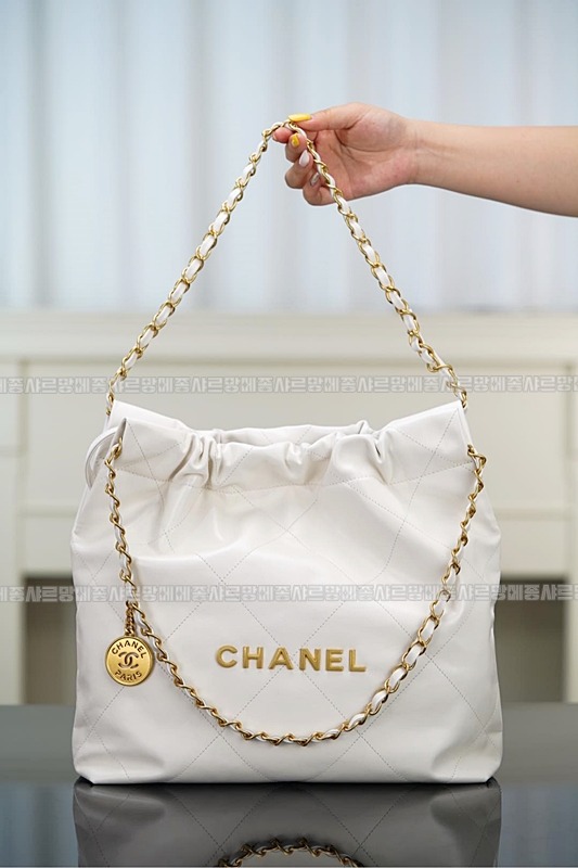 샤넬22P핸드백스몰화이트금장 wsxc1770312096648_0루.jpg