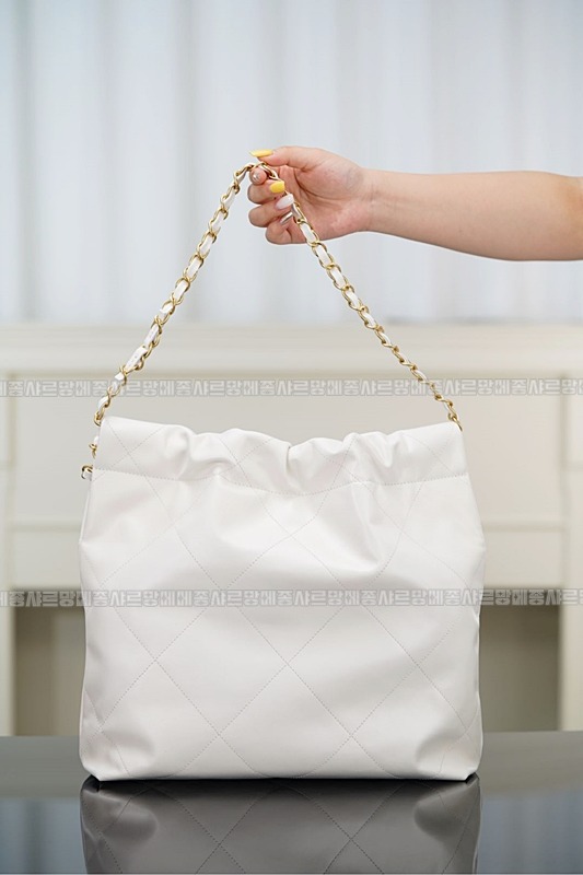 샤넬22P핸드백스몰화이트금장 wsxc1770312096648_2루.jpg