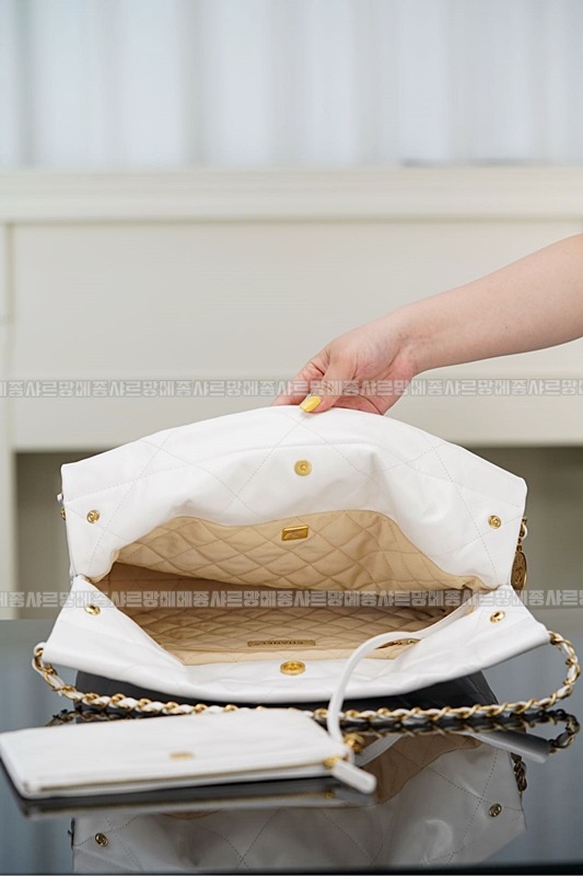 샤넬22P핸드백스몰화이트금장 wsxc1770312096801_7루.jpg