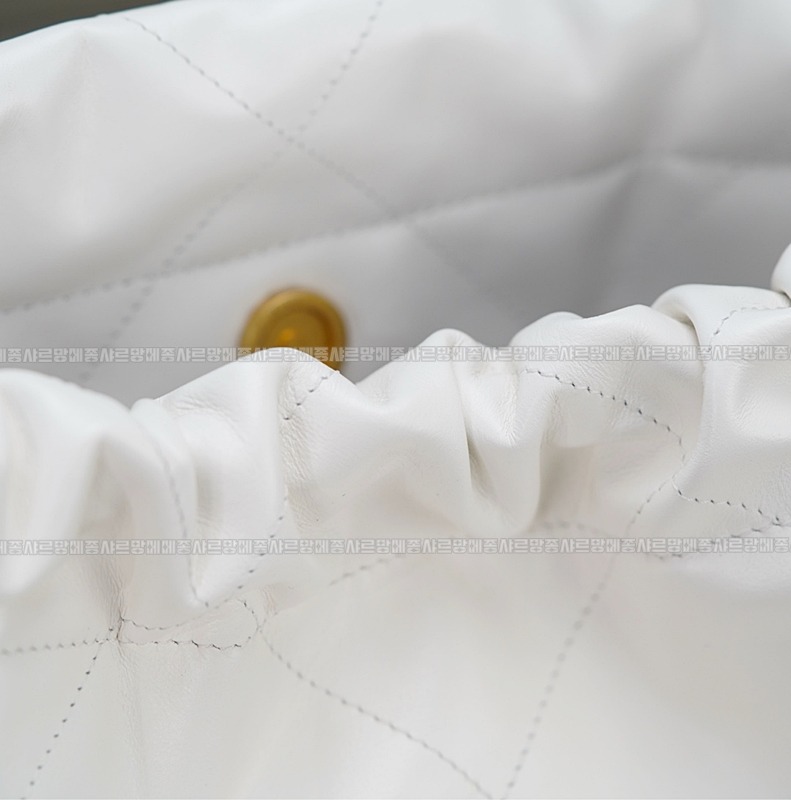 샤넬22P핸드백스몰화이트금장 wsxc1770312120178_4루.jpg