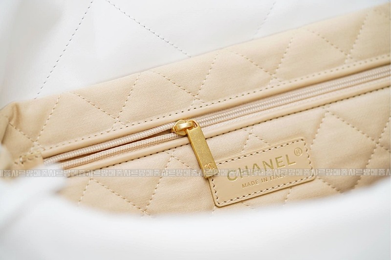 샤넬22P핸드백스몰화이트금장 wsxc1770312128481_0루.jpg