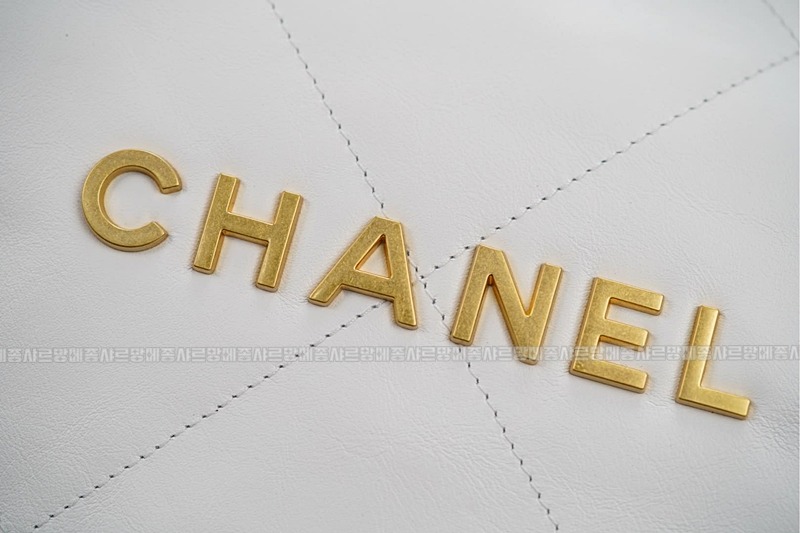 샤넬22P핸드백스몰화이트금장 wsxc1770312122816_8루.jpg