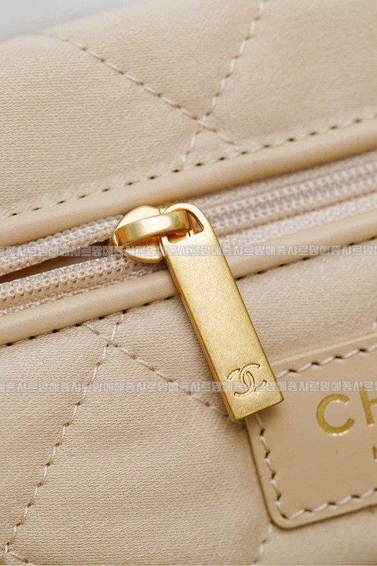 샤넬22P핸드백스몰화이트금장 wsxc1770312128481_3루.jpg