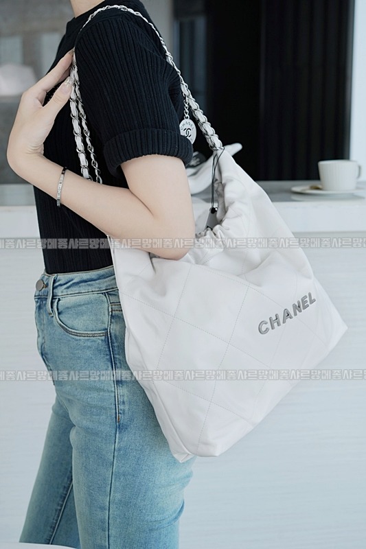 샤넬22P핸드백미디움화이트은장 20260206-092934-001루.jpg