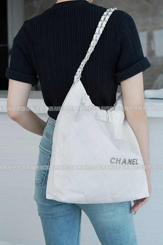 샤넬22P핸드백미디움화이트은장 20260206-092934-006루.jpg