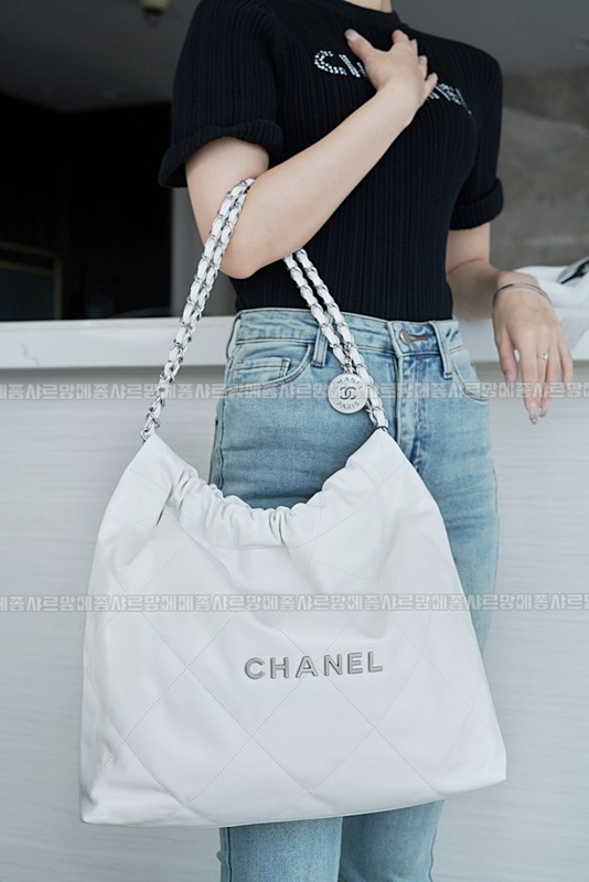 샤넬22P핸드백미디움화이트은장 20260206-092934-007루.jpg