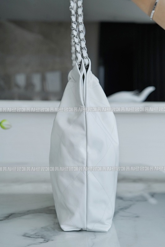 샤넬22P핸드백미디움화이트은장 20260206-092935-012루.jpg