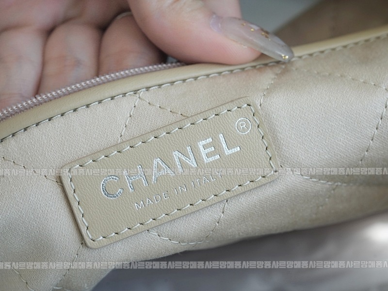 샤넬22P핸드백미디움화이트은장 20260206-092936-019루.jpg