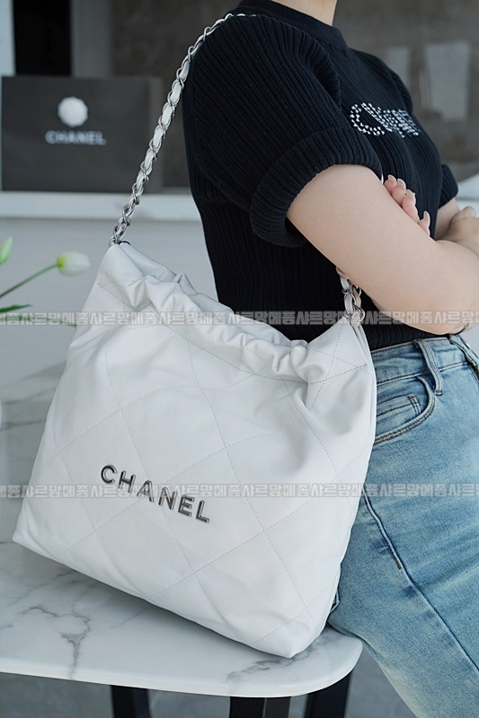 샤넬22P핸드백스몰화이트은장 20260206-093403-001루.jpg