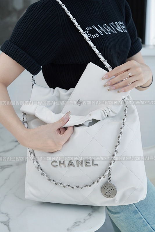 샤넬22P핸드백스몰화이트은장 20260206-093403-003루.jpg