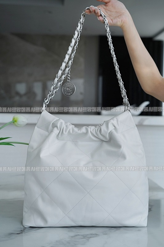샤넬22P핸드백스몰화이트은장 20260206-093404-012루.jpg