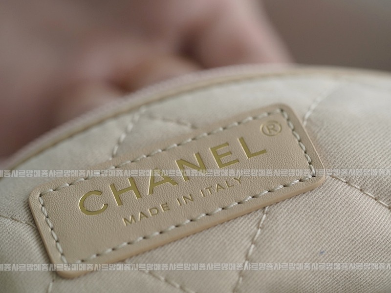 샤넬22P핸드백미디움화이트금장 20260206-094409-018루.jpg