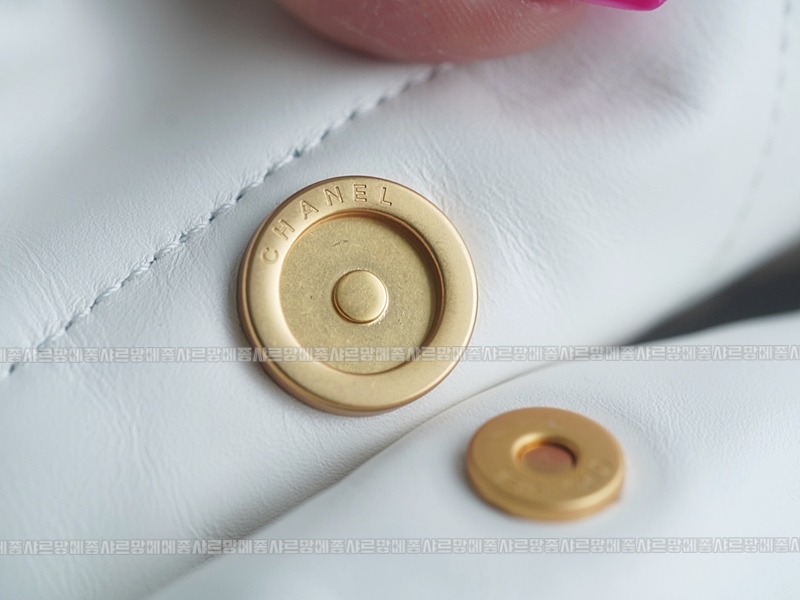 샤넬22P핸드백미디움화이트금장 20260206-094410-023루.jpg