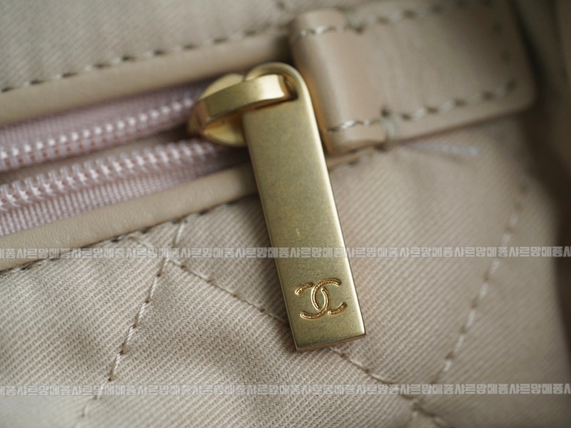 샤넬22P핸드백미디움화이트금장 20260206-094410-027루.jpg