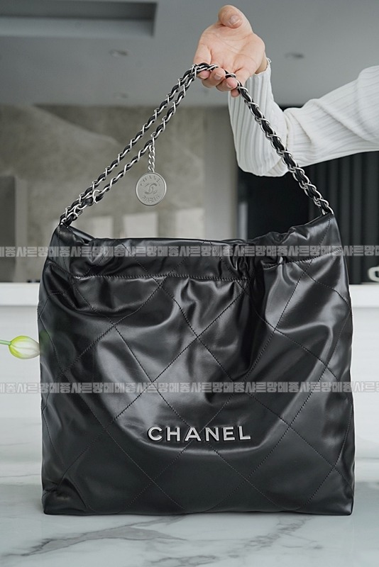 샤넬22P핸드백미디움블랙은장 20260206-095810-010루.jpg