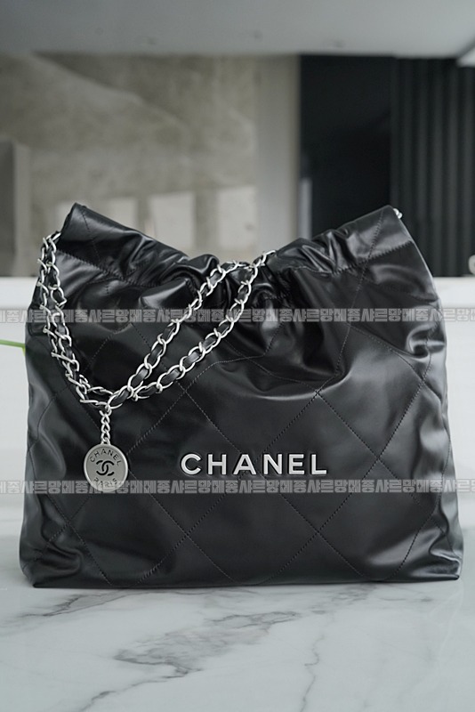 샤넬22P핸드백미디움블랙은장 20260206-095811-014루.jpg