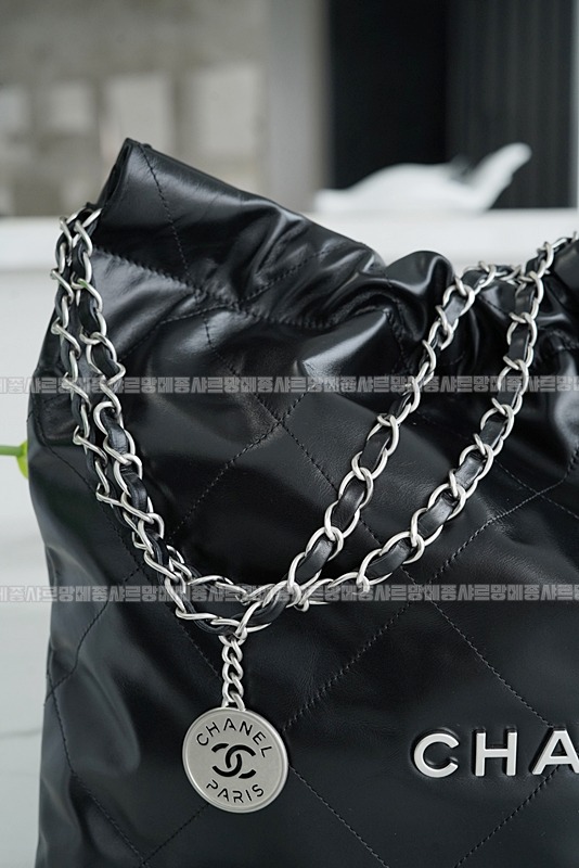 샤넬22P핸드백미디움블랙은장 20260206-095811-015루.jpg