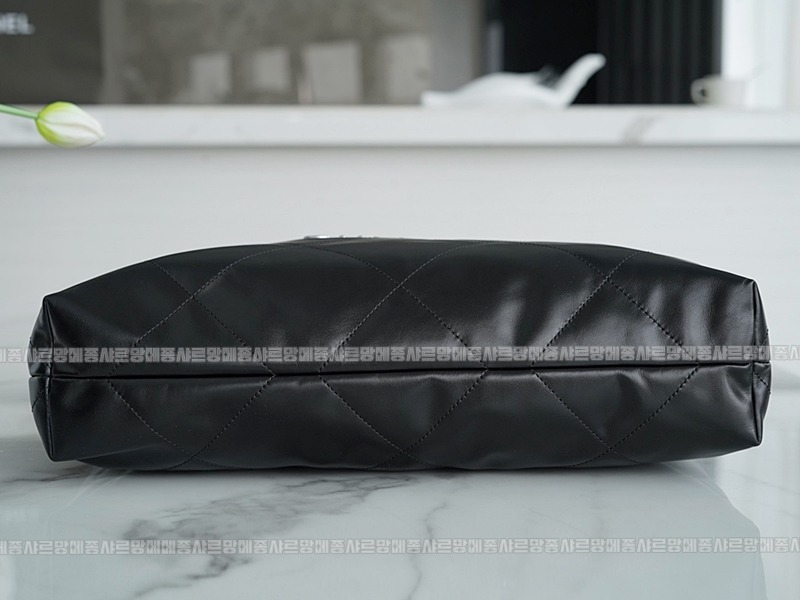 샤넬22P핸드백미디움블랙은장 20260206-095811-017루.jpg