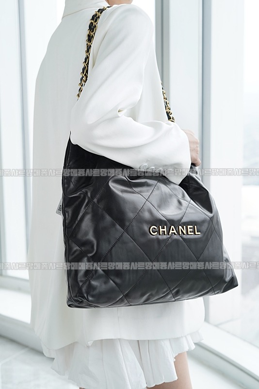샤넬22P핸드백미디움블랙금장 20260206-100312-005루.jpg