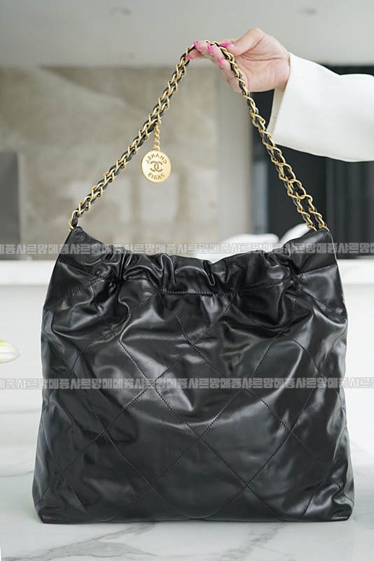 샤넬22P핸드백미디움블랙금장 20260206-100313-013루.jpg