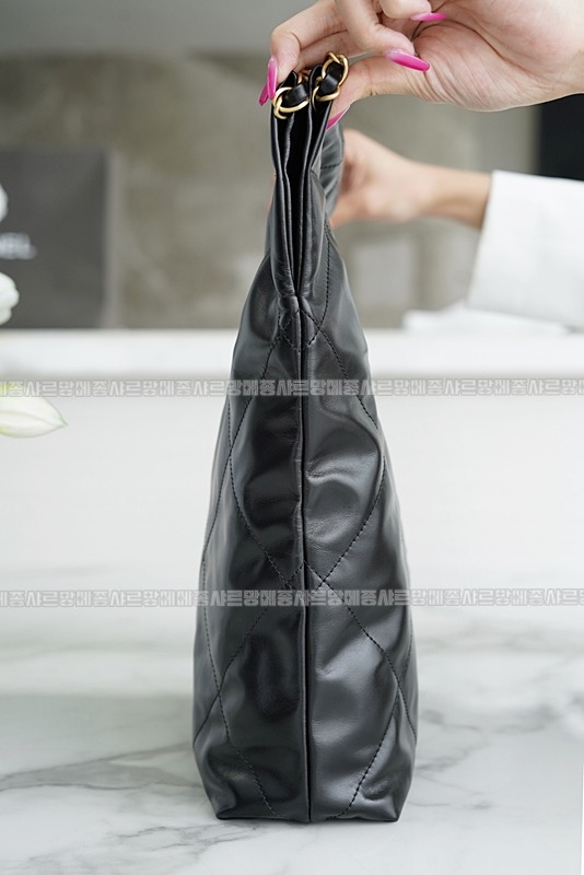 샤넬22P핸드백미디움블랙금장 20260206-100313-012루.jpg