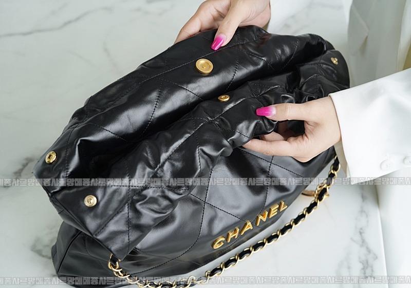 샤넬22P핸드백미디움블랙금장 20260206-100313-015루.jpg