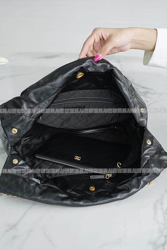 샤넬22P핸드백미디움블랙금장 20260206-100313-016루.jpg