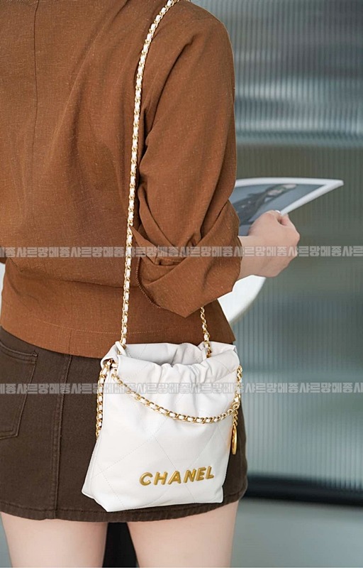 샤넬23미니핸드백화이트금장 20260206-131138-009루.jpg