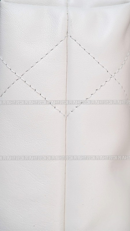 샤넬23미니핸드백화이트금장 20260206-131139-022루.jpg