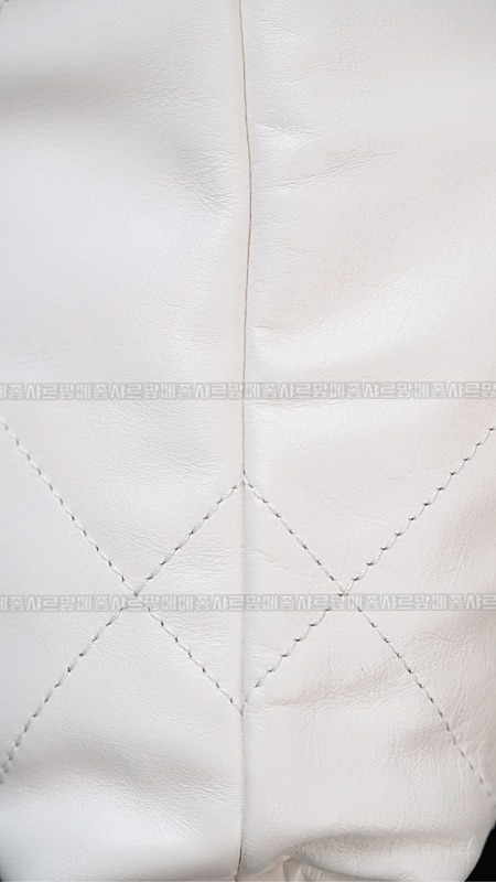 샤넬23미니핸드백화이트금장 20260206-131140-026루.jpg