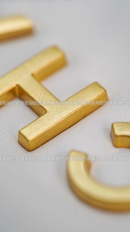 샤넬23미니핸드백화이트금장 20260206-131140-029루.jpg