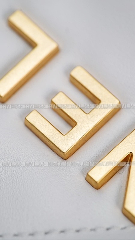 샤넬23미니핸드백화이트금장 20260206-131140-030루.jpg