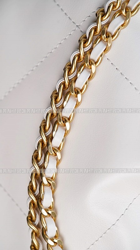 샤넬23미니핸드백화이트금장 20260206-131141-034루.jpg