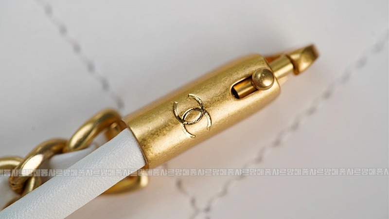 샤넬23미니핸드백화이트금장 20260206-131142-039루.jpg