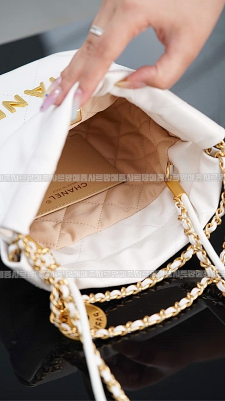 샤넬23미니핸드백화이트금장 20260206-131142-040루.jpg