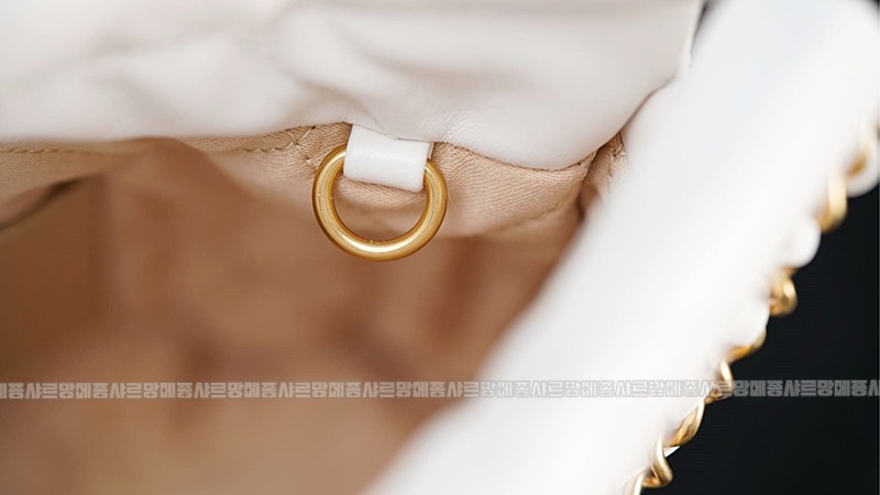 샤넬23미니핸드백화이트금장 20260206-131142-043루.jpg