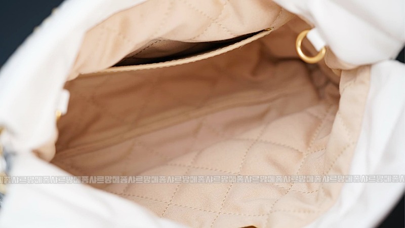 샤넬23미니핸드백화이트금장 20260206-131142-045루.jpg