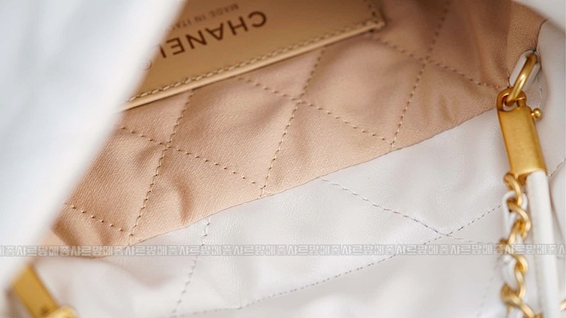 샤넬23미니핸드백화이트금장 20260206-131143-049루.jpg